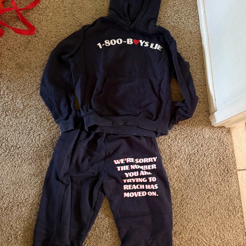Boys Lie 1-800 Heart Racer Hoodie & Kimmy Pants